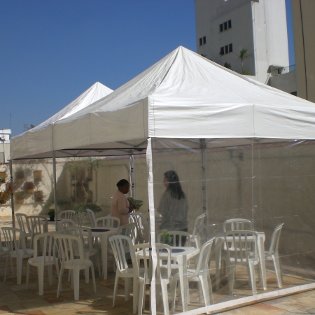 Tenda 3,00 x 6,00 com Fechamento